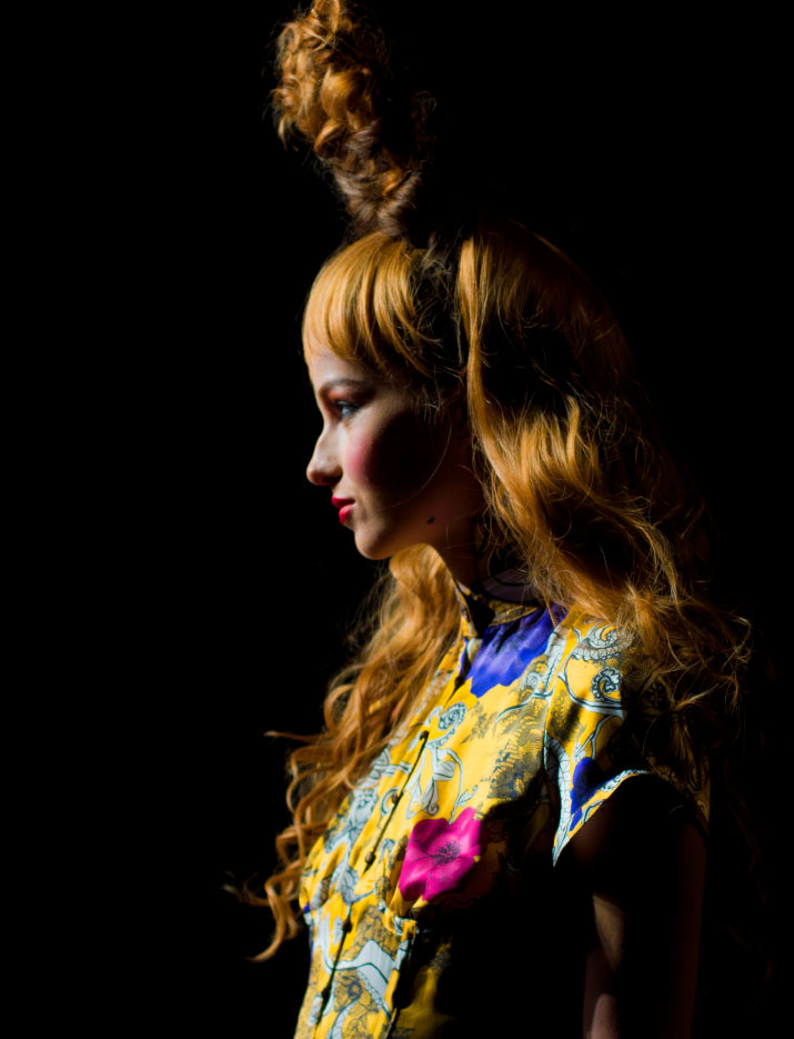 Motonari Ono Spring 2012 Profile Photo of a girl in Motonari Ono Spring 2012 for Tokyo Fashion Week