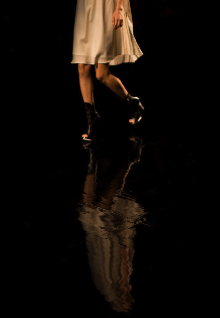 araisarareflections4 picture of a watery reflection of a girl in Araisara spring 2012 tokyo fashion week